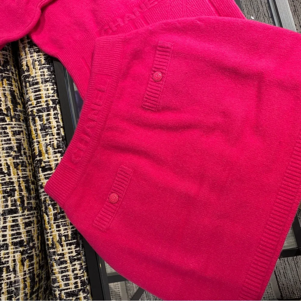 2022-2023 FW Chanel Fuchsia Sweater and Skirt Set Size 36